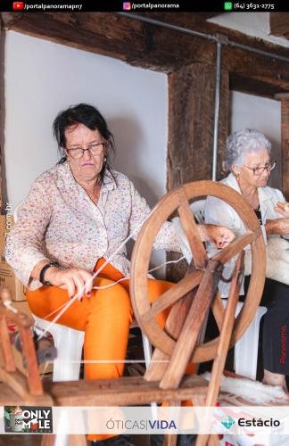 Mutirao-de-Fiandeiras-e-Tecedeiras-COD-33