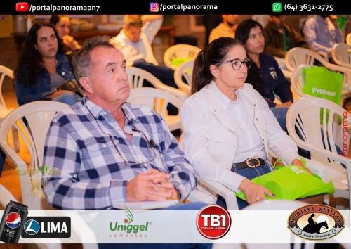 Palestras-e-Negocios-na-EXPAJA-41