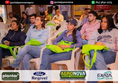 Palestras-e-Negocios-na-EXPAJA-43