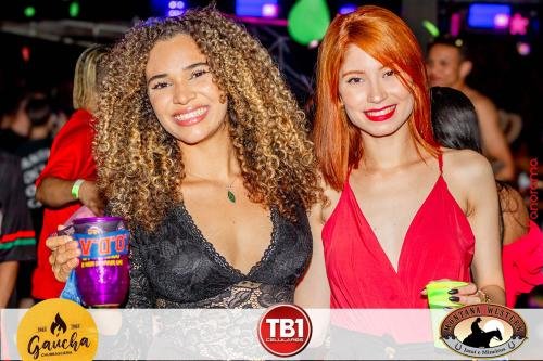 Provoke-The-Bear-Neon-Party-112