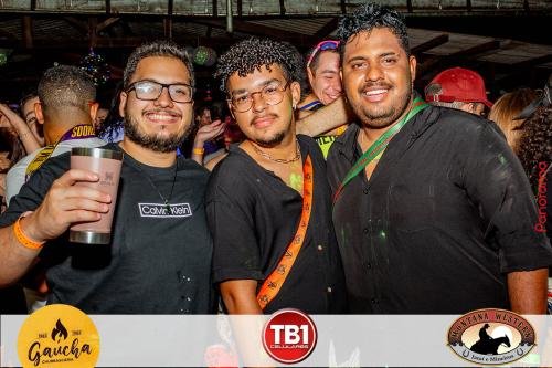 Provoke-The-Bear-Neon-Party-40